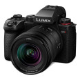 PANASONIC LUMIX DC-S5 II + L 20-60 mm f/3,5-5,6 S + 2e batterie / Carte SD Extreme Pro 64GB / Garantie à 5 ans OFFERTES