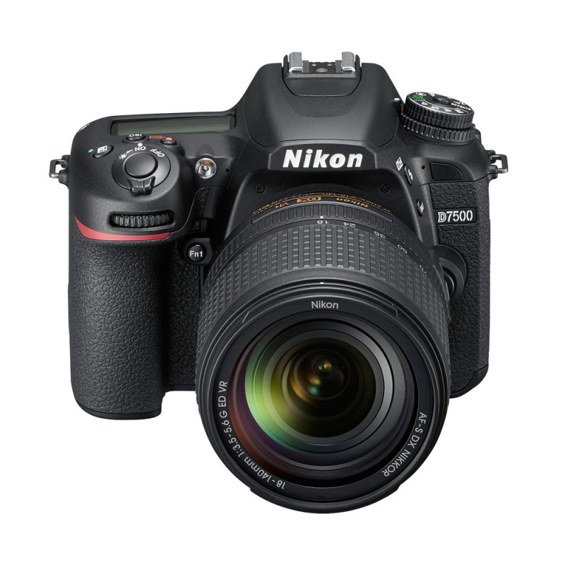 NIKON D7500 + AF-S DX 18-140 mm f/3,5-5,6 G ED VR