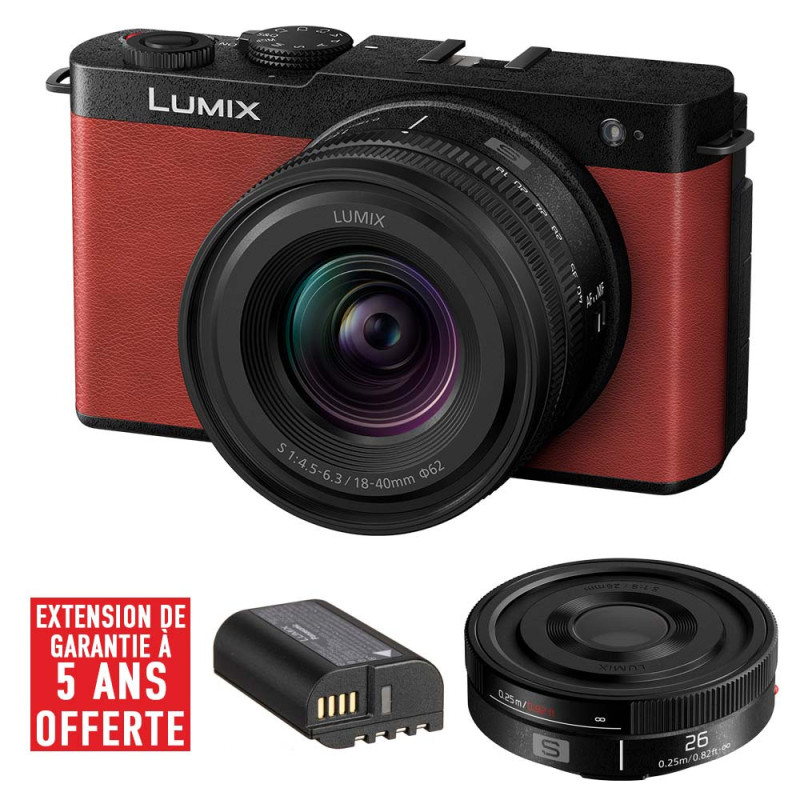 PANASONIC LUMIX DC-S9 Rouge + 18-40 mm f/4,5-6,3 + 26 mm f/8 + Extension garantie + 2e batterie OFFERTS